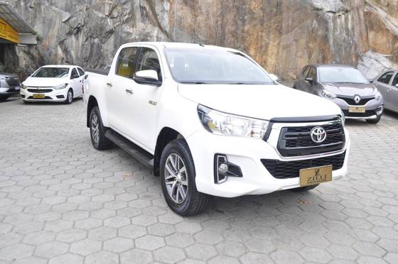 TOYOTA HILUX 2.8 SRV 4X4 CD 16V DIESEL 4P AUTOMÁTICO